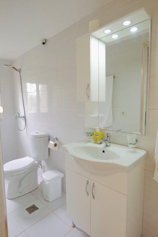 דירות סרנדה Seferi'S Apartament מראה חיצוני תמונה