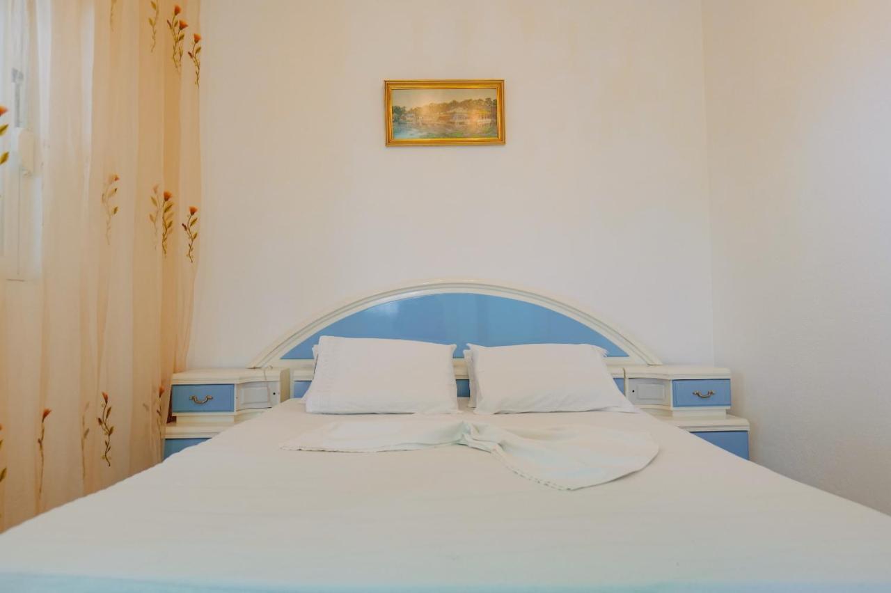 דירות סרנדה Seferi'S Apartament מראה חיצוני תמונה