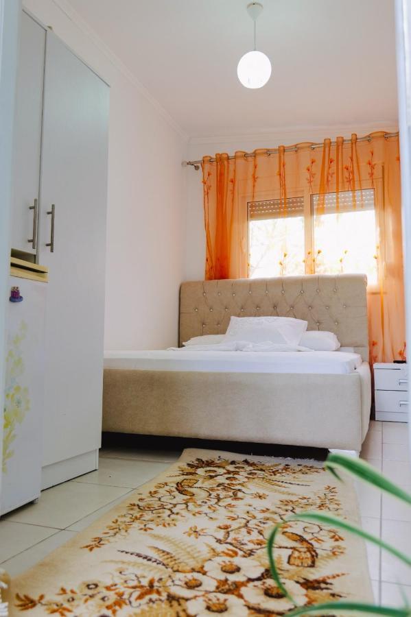 דירות סרנדה Seferi'S Apartament מראה חיצוני תמונה